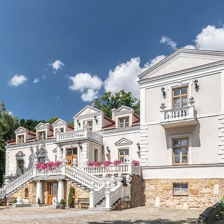 Palac Tarnowskich Hotel & Restauracja & Spa Ostrowiec Świetokrzyski Exterior foto