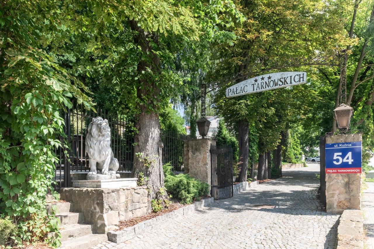 Palac Tarnowskich Hotel & Restauracja & Spa Ostrowiec Świetokrzyski Exterior foto